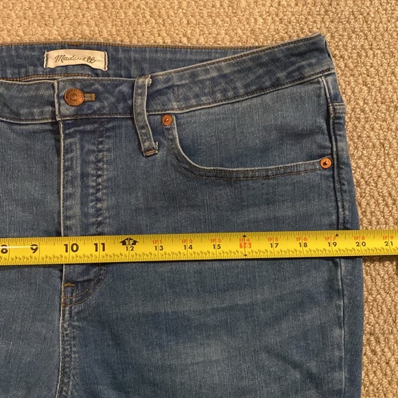 Madewell stretchy ankle jeans - Picture 8 of 10